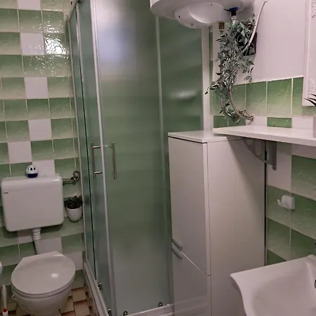 Apartman-kuzminski-vodice * فوديس