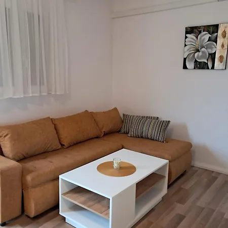Apartman-kuzminski-vodice Apartment