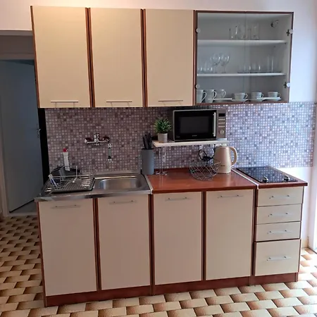 Apartman-kuzminski-vodice *